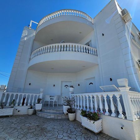 Villa A & A Ксамил Екстериор снимка