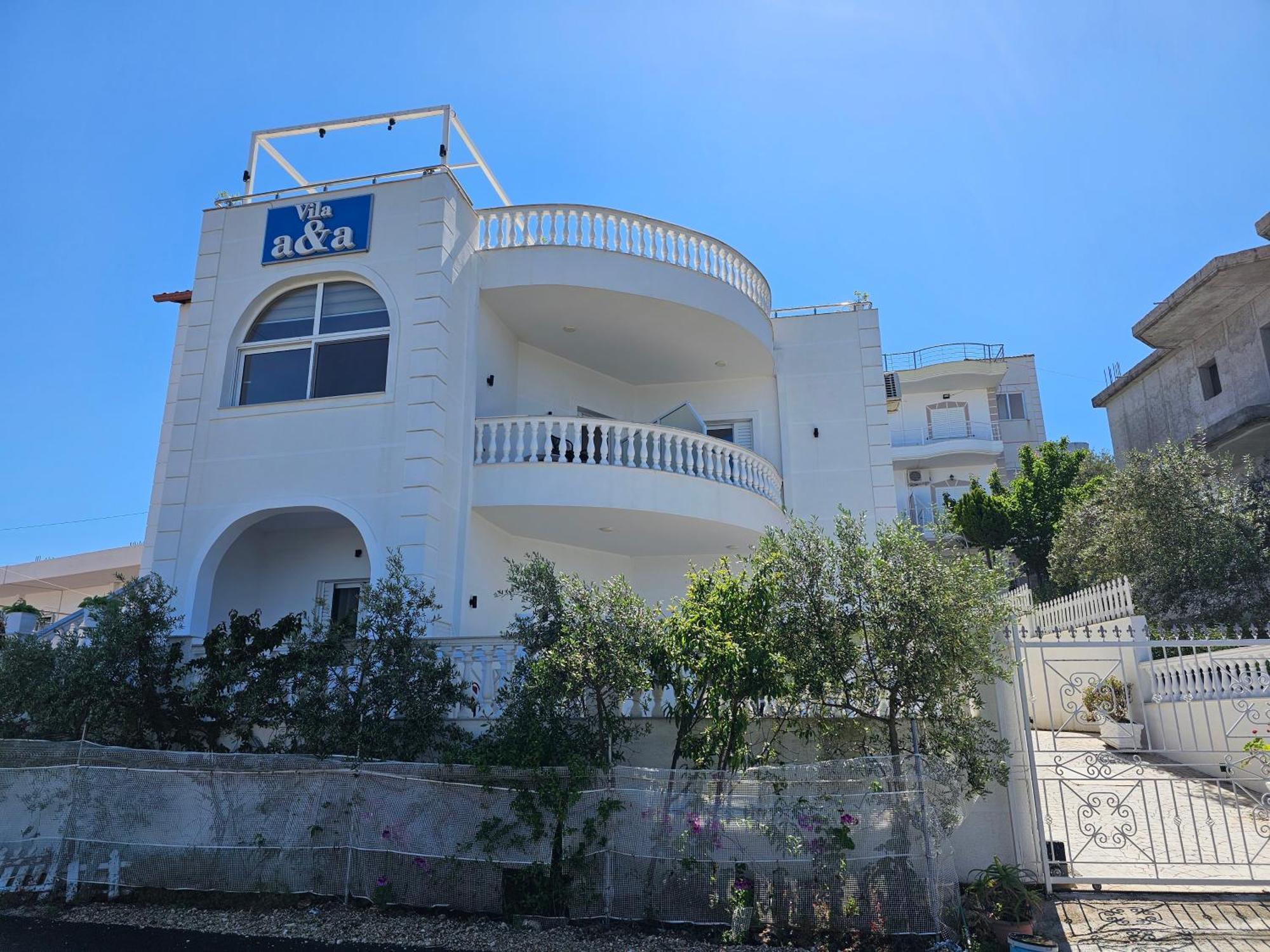 Villa A & A Ксамил Екстериор снимка